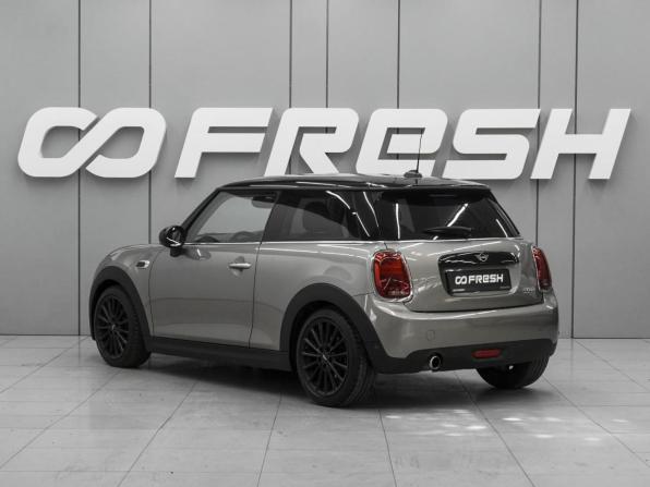 Mini Hatch III (F55/F56) Рестайлинг с пробегом 2018 года, цена 2 099 000 рублей, 66501 км, хэтчбек, Автокод Объявления