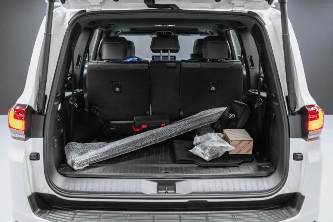 Новый Toyota Land Cruiser 300 Series 2026 года, цена 13 990 000 рублей, внедорожник, Автокод Объявления