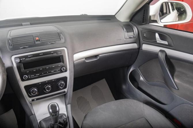 Skoda Octavia II (A5) с пробегом 2012 года, цена 669 000 рублей, 298000 км, лифтбек, Автокод Объявления