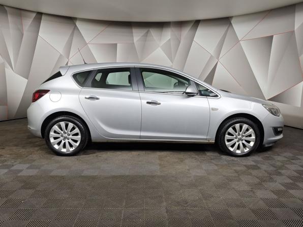 Opel Astra J Рестайлинг с пробегом 2012 года, цена 673 000 рублей, 136905 км, хэтчбек, Автокод Объявления