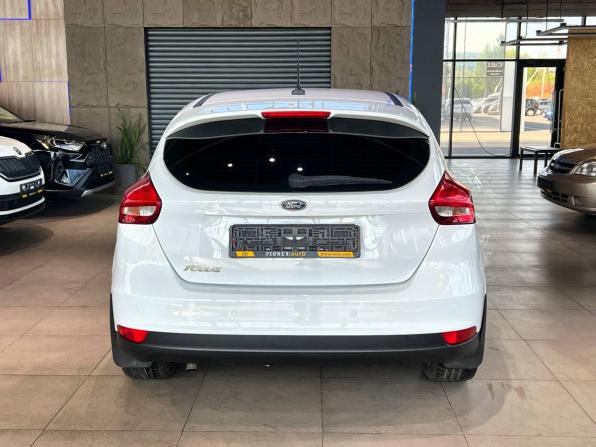 Ford Focus III Рестайлинг с пробегом 2017 года, цена 1 000 000 рублей, 157000 км, хэтчбек, Автокод Объявления