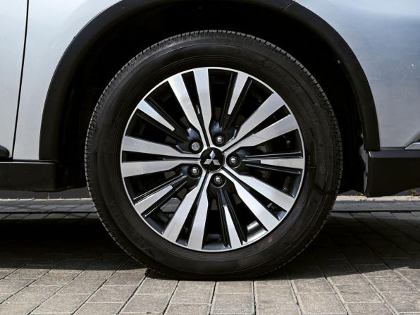 Mitsubishi Outlander III Рестайлинг 3 с пробегом 2020 года, цена 2 326 000 рублей, 120627 км, внедорожник, Автокод Объявления