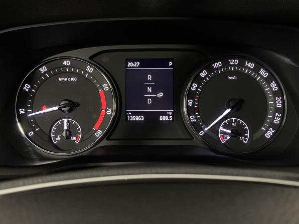 Skoda Octavia IV (A8) с пробегом 2021 года, цена 2 210 000 рублей, 135962 км, лифтбек, Автокод Объявления