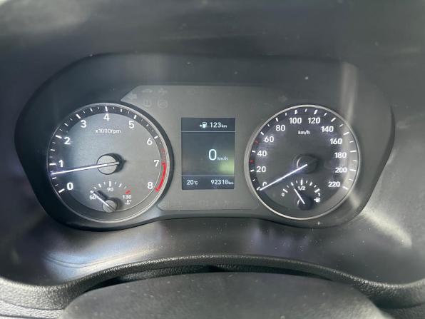 Hyundai Solaris II с пробегом 2019 года, цена 1 370 000 рублей, 92216 км, седан, Автокод Объявления