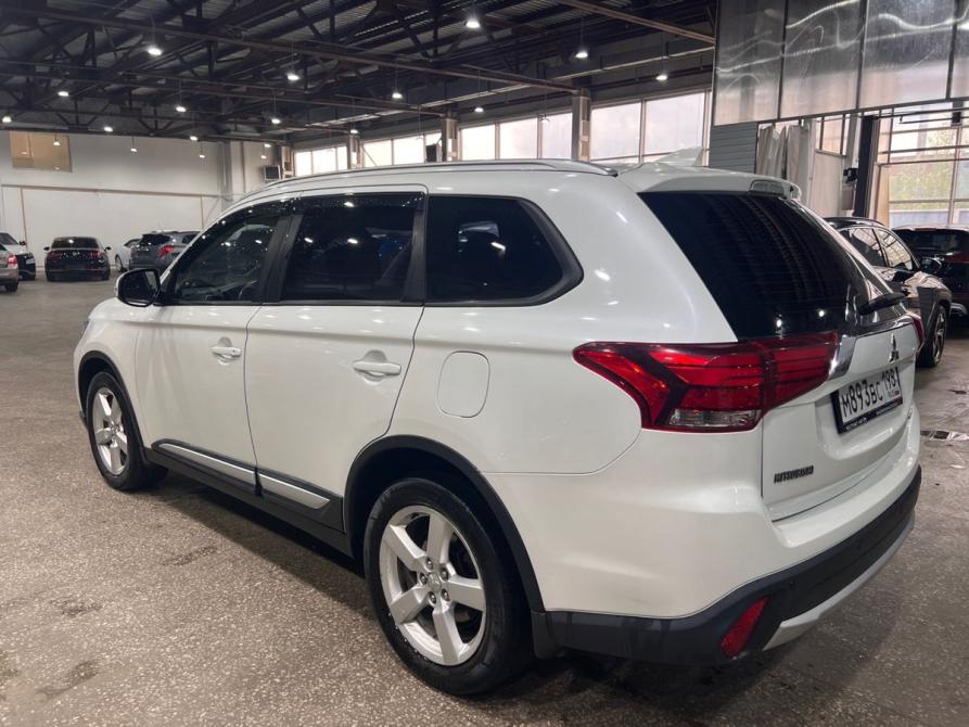 Mitsubishi Outlander III Рестайлинг 2 Пермь  - изображение 4