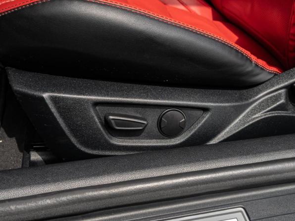 Ford Mustang VI Рестайлинг с пробегом 2022 года, цена 4 100 000 рублей, 32467 км, кабриолет, Автокод Объявления