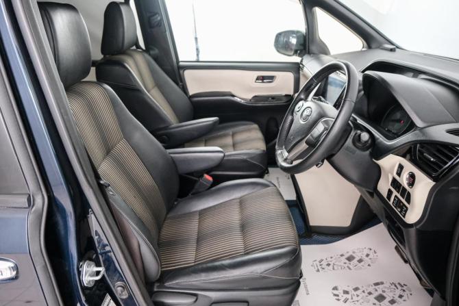 Toyota Noah III (R80) Рестайлинг с пробегом 2019 года, цена 2 199 000 рублей, 65000 км, минивэн, Автокод Объявления
