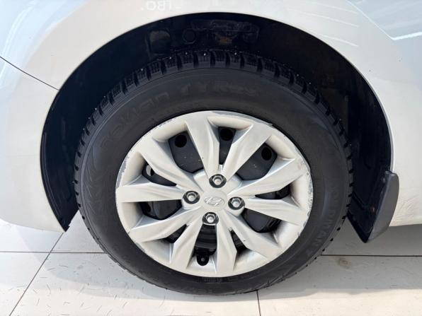 Hyundai Solaris II с пробегом 2019 года, цена 1 409 000 рублей, 90000 км, седан, Автокод Объявления