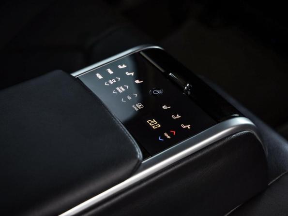 Toyota Camry VIII (XV70) Рестайлинг с пробегом 2021 года, цена 3 689 000 рублей, 66336 км, седан, Автокод Объявления