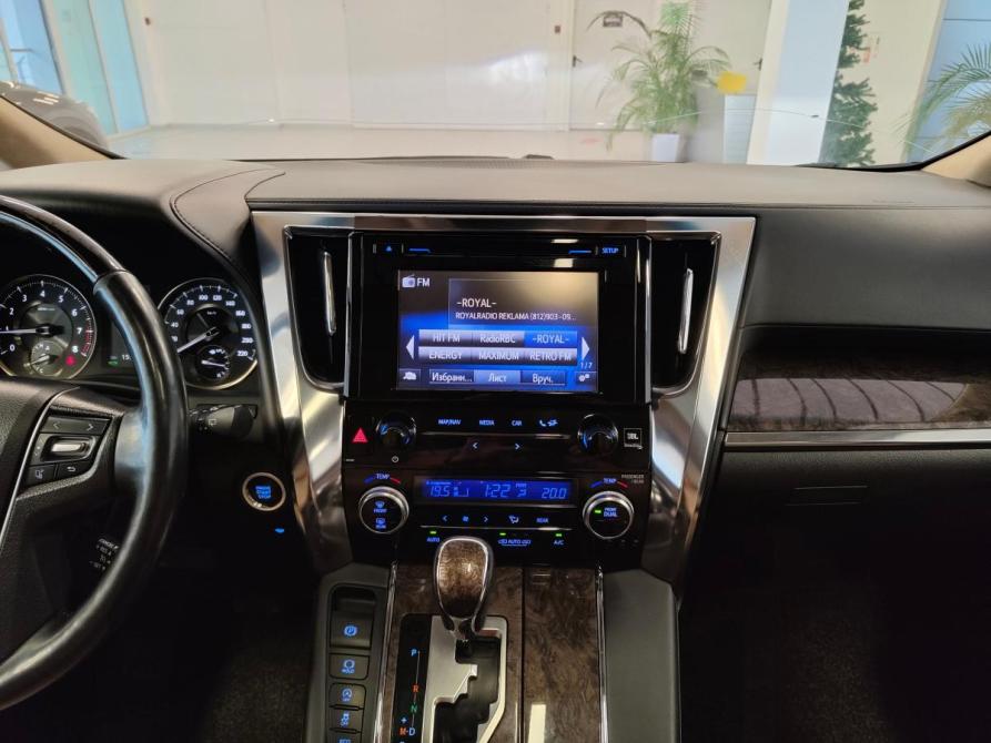 Toyota Alphard III Рестайлинг Санкт-Петербург  - изображение 14