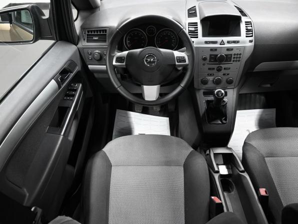 Opel Zafira B Рестайлинг с пробегом 2013 года, цена 1 045 000 рублей, 94837 км, компактвэн, Автокод Объявления