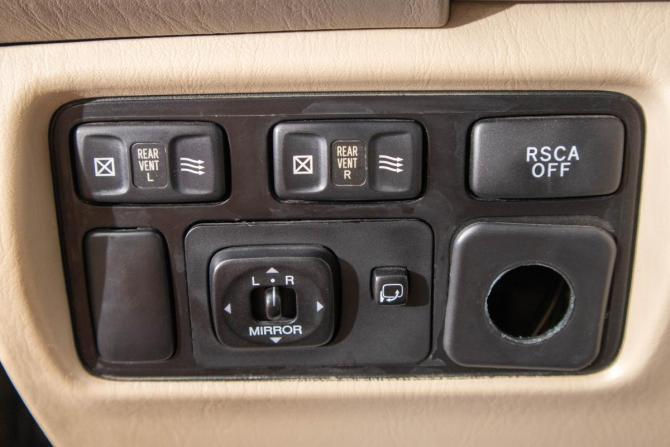 Lexus LX II Рестайлинг с пробегом 2004 года, цена 2 149 000 рублей, 250000 км, внедорожник, Автокод Объявления