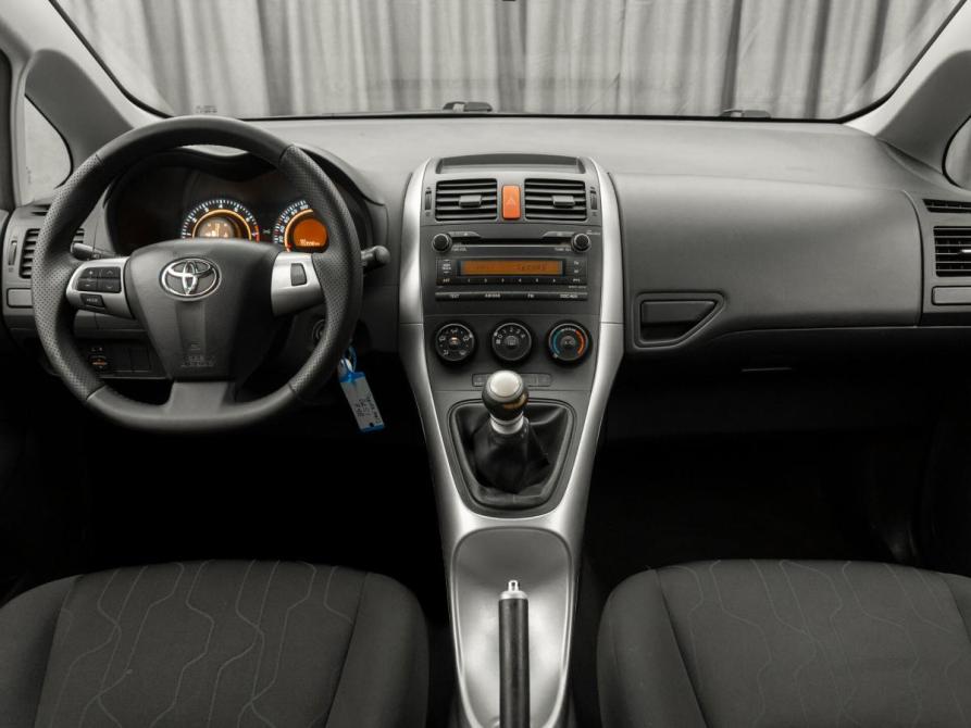 Toyota Auris I Рестайлинг Москва  - изображение 8
