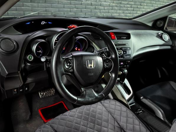 Honda Civic IX с пробегом 2012 года, цена 1 100 000 рублей, 233062 км, хэтчбек, Автокод Объявления