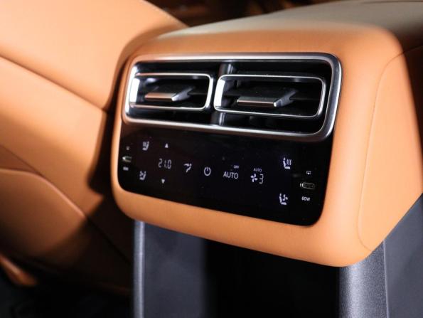 Li Auto (Lixiang) L7 I Рестайлинг с пробегом 2024 года, цена 6 190 000 рублей, 32500 км, внедорожник, Автокод Объявления