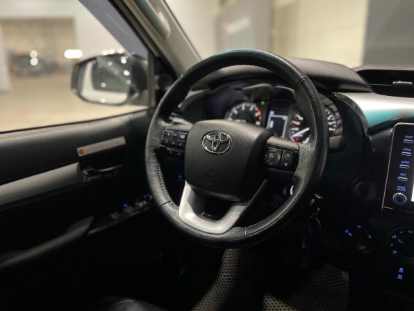 Toyota Hilux VIII Рестайлинг с пробегом 2021 года, цена 5 180 000 рублей, 72459 км, пикап, Автокод Объявления