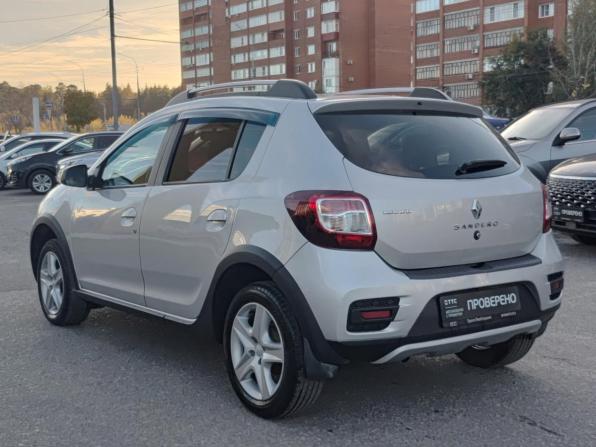 Renault Sandero II с пробегом 2016 года, цена 875 000 рублей, 127266 км, хэтчбек, Автокод Объявления
