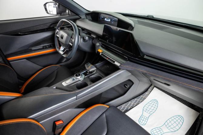 Changan UNI-V I с пробегом 2022 года, цена 2 659 000 рублей, 55000 км, лифтбек, Автокод Объявления