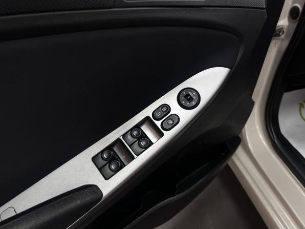 Hyundai Solaris I Рестайлинг с пробегом 2014 года, цена 945 000 рублей, 131849 км, седан, Автокод Объявления
