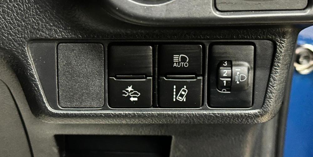 Toyota Corolla XI (E160 E170) Рестайлинг 2 Набережные Челны  - изображение 10