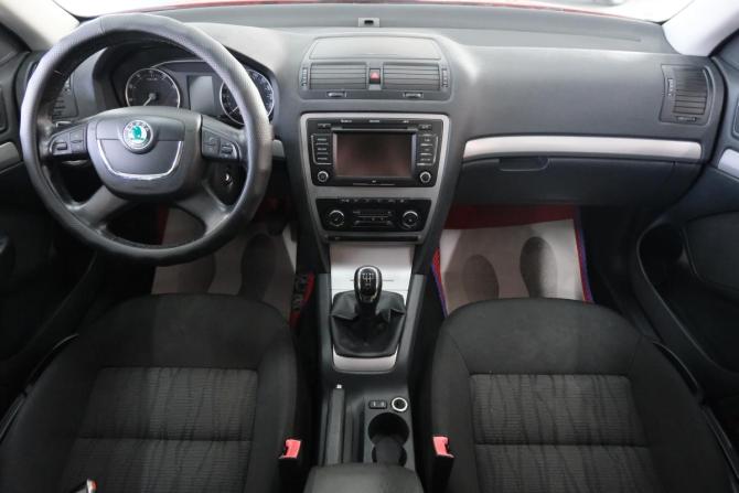 Skoda Octavia II (A5) Рестайлинг с пробегом 2012 года, цена 879 000 рублей, 254000 км, универсал, Автокод Объявления