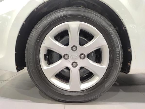 Hyundai Solaris I с пробегом 2013 года, цена 670 000 рублей, 175833 км, хэтчбек, Автокод Объявления