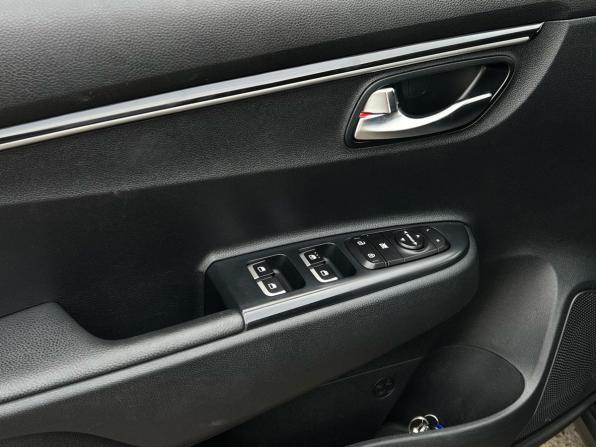 Kia Rio IV с пробегом 2019 года, цена 1 420 000 рублей, 179457 км, хэтчбек, Автокод Объявления