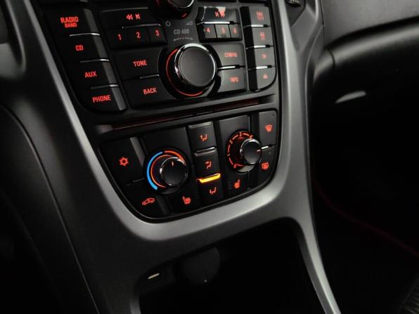Opel Astra J Рестайлинг с пробегом 2013 года, цена 651 000 рублей, 240000 км, универсал, Автокод Объявления