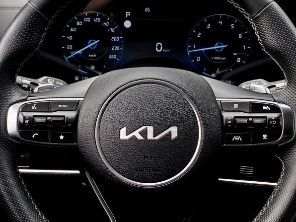 Kia Sportage V с пробегом 2024 года, цена 3 799 000 рублей, 57650 км, внедорожник, Автокод Объявления