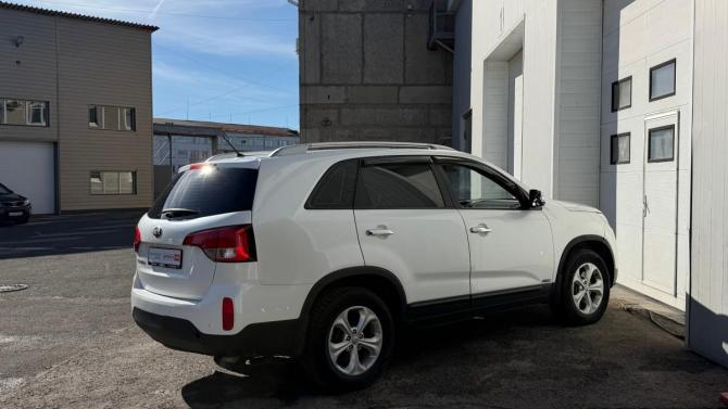 Kia Sorento II Рестайлинг с пробегом 2016 года, цена 1 981 900 рублей, 120216 км, внедорожник, Автокод Объявления