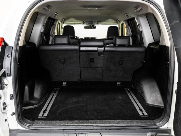 Toyota Land Cruiser Prado 150 Series Рестайлинг 1 с пробегом 2016 года, цена 2 549 000 рублей, 252305 км, внедорожник, Автокод Объявления