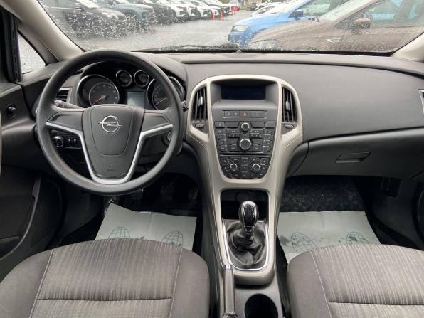 Opel Astra J с пробегом 2012 года, цена 898 000 рублей, 86125 км, универсал, Автокод Объявления