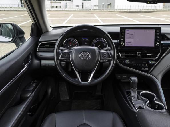 Toyota Camry VIII (XV70) Рестайлинг с пробегом 2021 года, цена 3 190 000 рублей, 56160 км, седан, Автокод Объявления