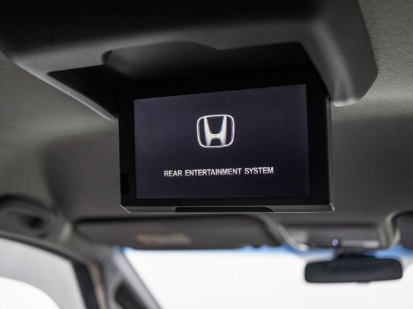 Honda Stepwgn V с пробегом 2016 года, цена 1 750 500 рублей, 151105 км, минивэн, Автокод Объявления