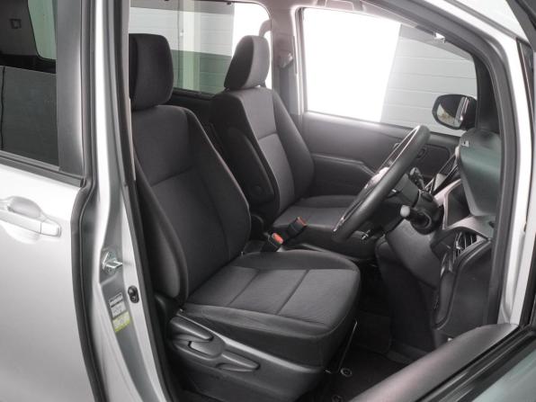 Toyota Voxy III (R80) Рестайлинг с пробегом 2020 года, цена 3 339 000 рублей, 60892 км, минивэн, Автокод Объявления