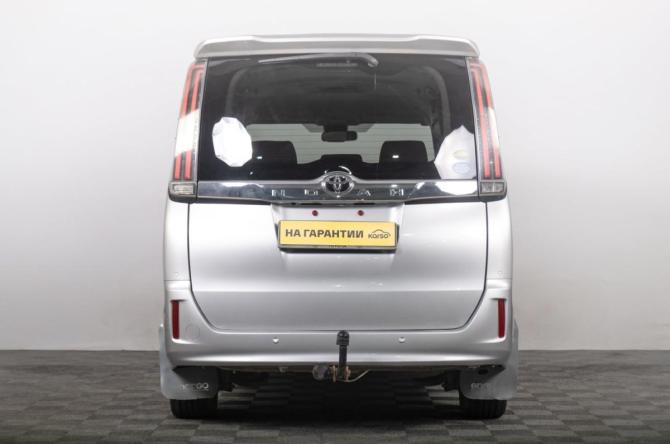 Toyota Noah III (R80) Рестайлинг с пробегом 2019 года, цена 2 349 000 рублей, 123000 км, минивэн, Автокод Объявления