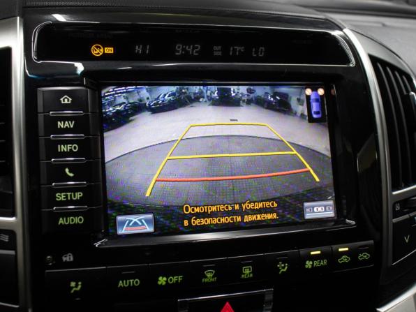 Toyota Land Cruiser 200 Series Рестайлинг 1 с пробегом 2015 года, цена 4 898 000 рублей, 180212 км, внедорожник, Автокод Объявления