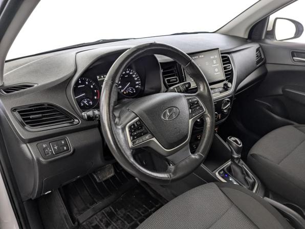 Hyundai Solaris II Рестайлинг с пробегом 2021 года, цена 1 380 000 рублей, 168824 км, седан, Автокод Объявления