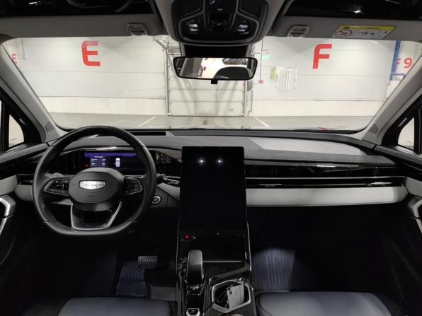 Geely Atlas II с пробегом 2023 года, цена 2 356 000 рублей, 91780 км, внедорожник, Автокод Объявления