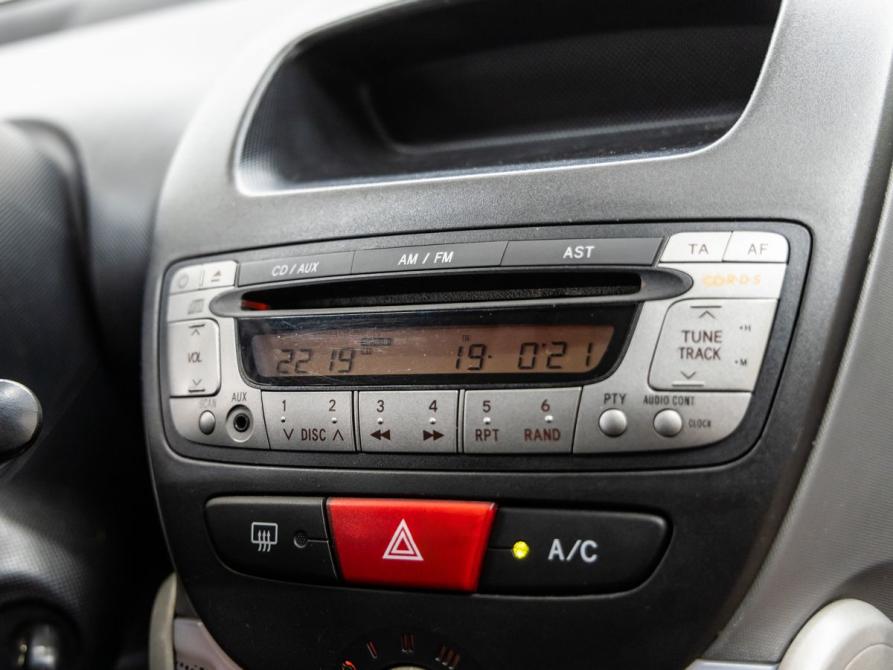 Peugeot 107 I Рестайлинг Волгоград  - изображение 24