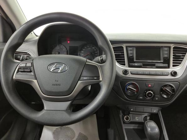 Hyundai Solaris II с пробегом 2019 года, цена 1 330 000 рублей, 127700 км, седан, Автокод Объявления