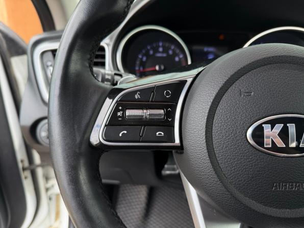 Kia Ceed III с пробегом 2019 года, цена 1 670 000 рублей, 148754 км, универсал, Автокод Объявления