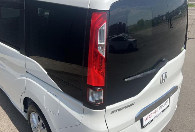 Honda Stepwgn V Рестайлинг с пробегом 2018 года, цена 1 860 000 рублей, 100000 км, минивэн, Автокод Объявления