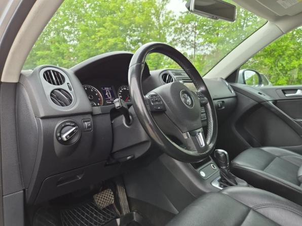 Volkswagen Tiguan I Рестайлинг с пробегом 2012 года, цена 1 400 000 рублей, 215566 км, внедорожник, Автокод Объявления