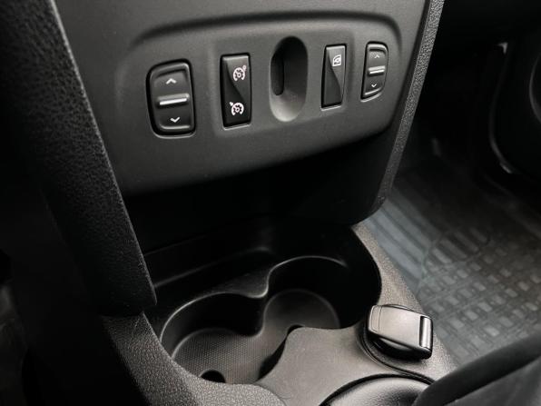 Renault Sandero II Рестайлинг с пробегом 2019 года, цена 1 130 000 рублей, 98200 км, хэтчбек, Автокод Объявления