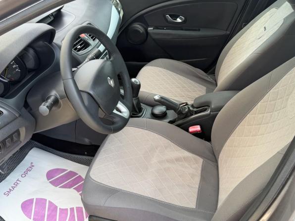 Renault Fluence I с пробегом 2011 года, цена 640 000 рублей, 176500 км, седан, Автокод Объявления