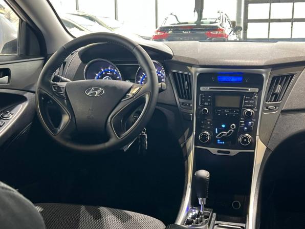 Hyundai Sonata VI (YF) с пробегом 2011 года, цена 875 000 рублей, 267000 км, седан, Автокод Объявления