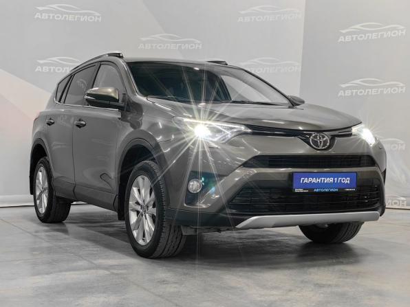 Toyota RAV4 IV (XA40) Рестайлинг с пробегом 2017 года, цена 2 500 000 рублей, 194000 км, внедорожник, Автокод Объявления