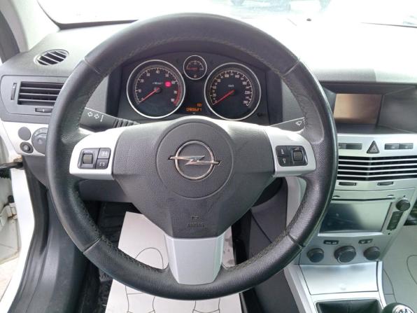 Opel Astra H Рестайлинг с пробегом 2012 года, цена 700 400 рублей, 90607 км, универсал, Автокод Объявления