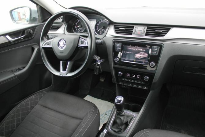Skoda Rapid I Рестайлинг с пробегом 2018 года, цена 1 325 000 рублей, 63000 км, лифтбек, Автокод Объявления
